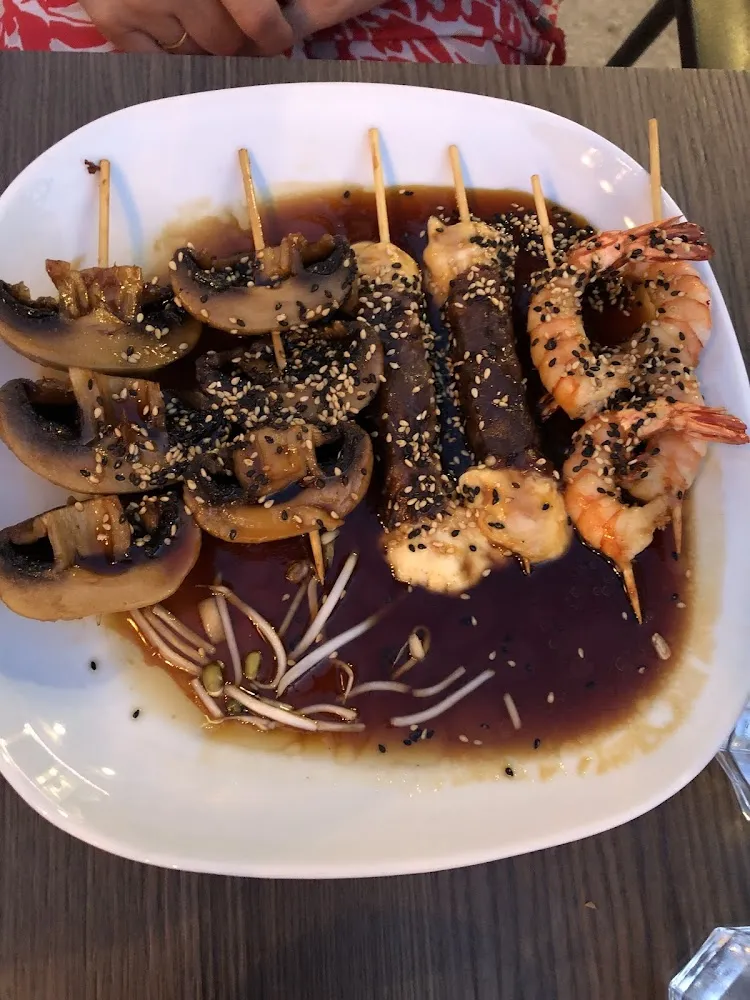 Brochettes Champignons Crevettes Bœuf Au Fromage